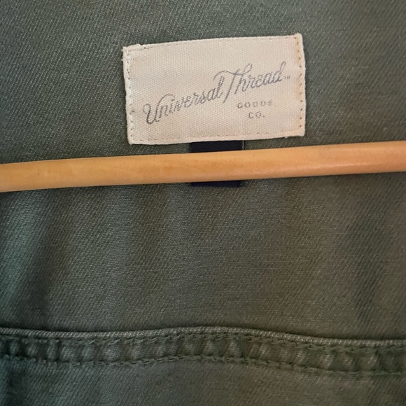 Universal Thread - Picture 2 of 3